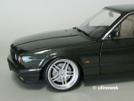 52510-18 BMW 535 E34 BMW Doppelspeiche-Design 18 Zoll 1:18