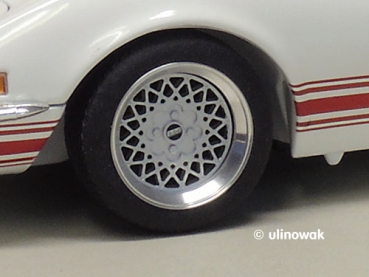 Preview: 19010-13 Opel GT Alufelge 1:18 BBS e30-Design 3-teilig 13 Zoll 3