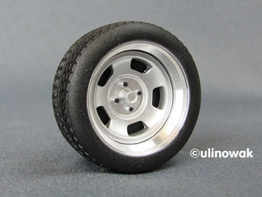 99056-15 15 inch universal wheel and tire set wolfrace design 1:18