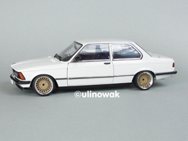 Preview: 57046-15 BMW 323 E21 Alufelge 1:18 BBS E50-Design 15 Zoll