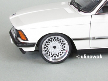 Preview: 57046-15 BMW 323 E21 Alufelge 1:18 BBS E50-Design 15 Zoll