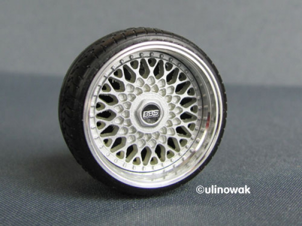 99069-16 16 inch universal wheel and tire set BBS RS design 1:18